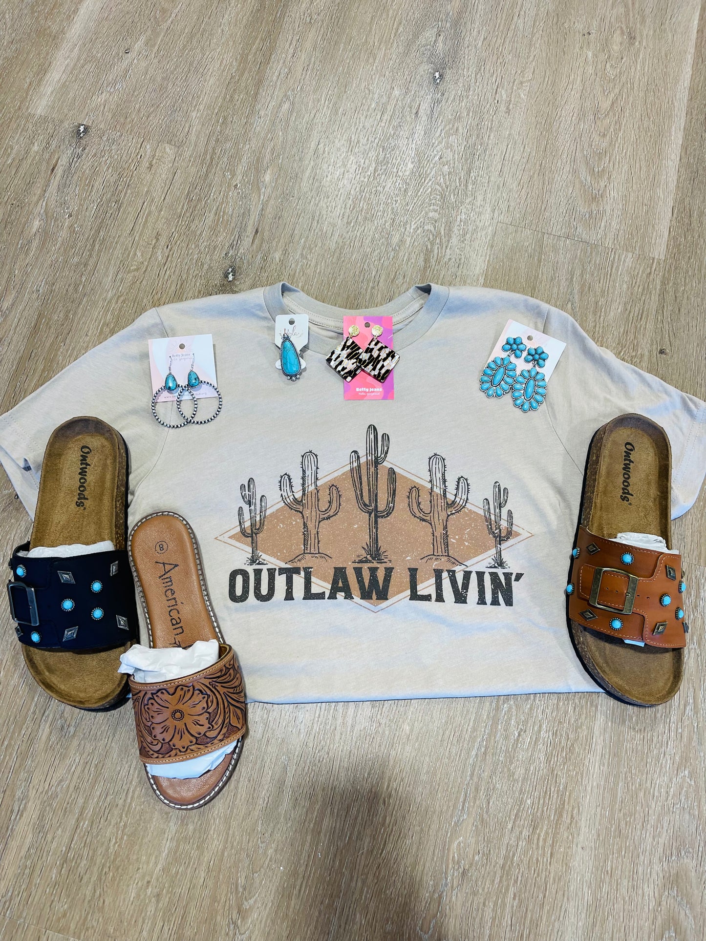 Outlaw Livin’ Tee