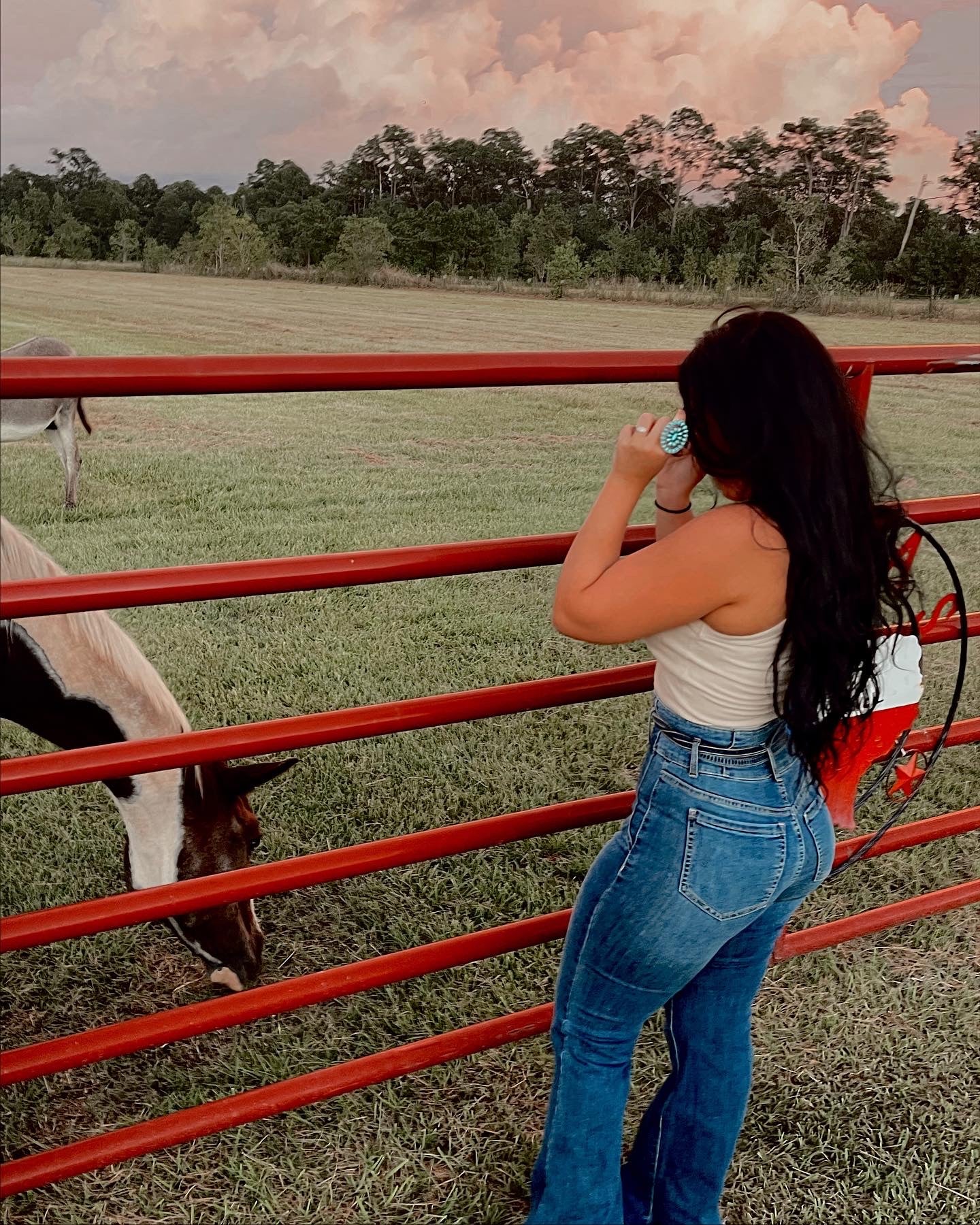 Baby's Got Her Blue Jeans On - Betty Jeans